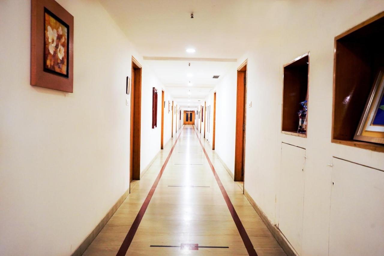 Hotel Adityaz Gválijar Kültér fotó